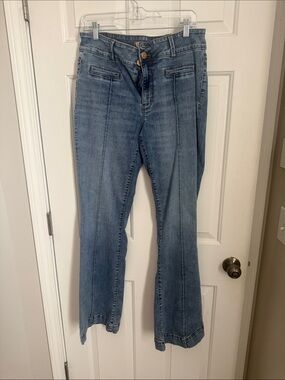 Kut from the Kloth Light Blue Flare Jeans with Front Seams size 10